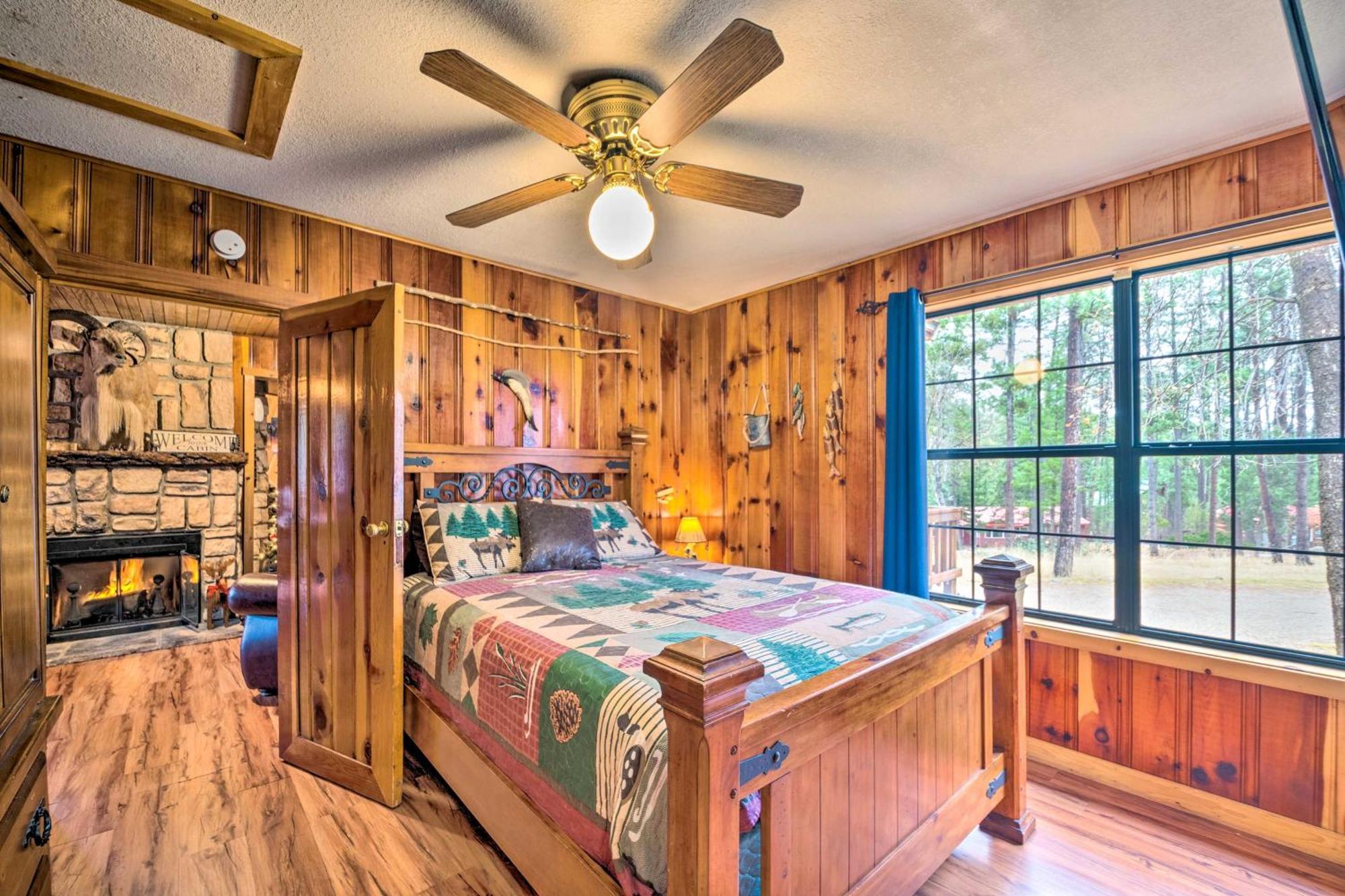 Unique Bear Country Cabin In Ruidoso With Hot Tub! エクステリア 写真