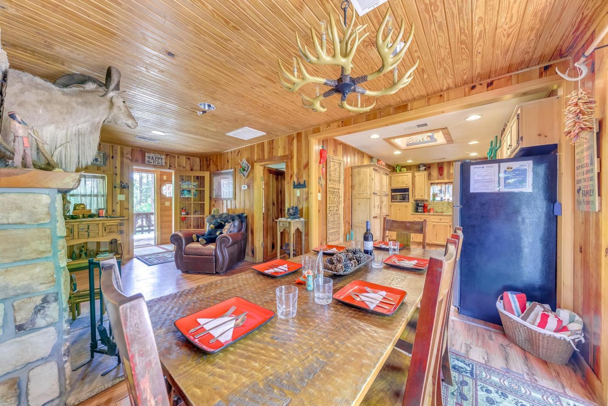 Unique Bear Country Cabin In Ruidoso With Hot Tub! エクステリア 写真