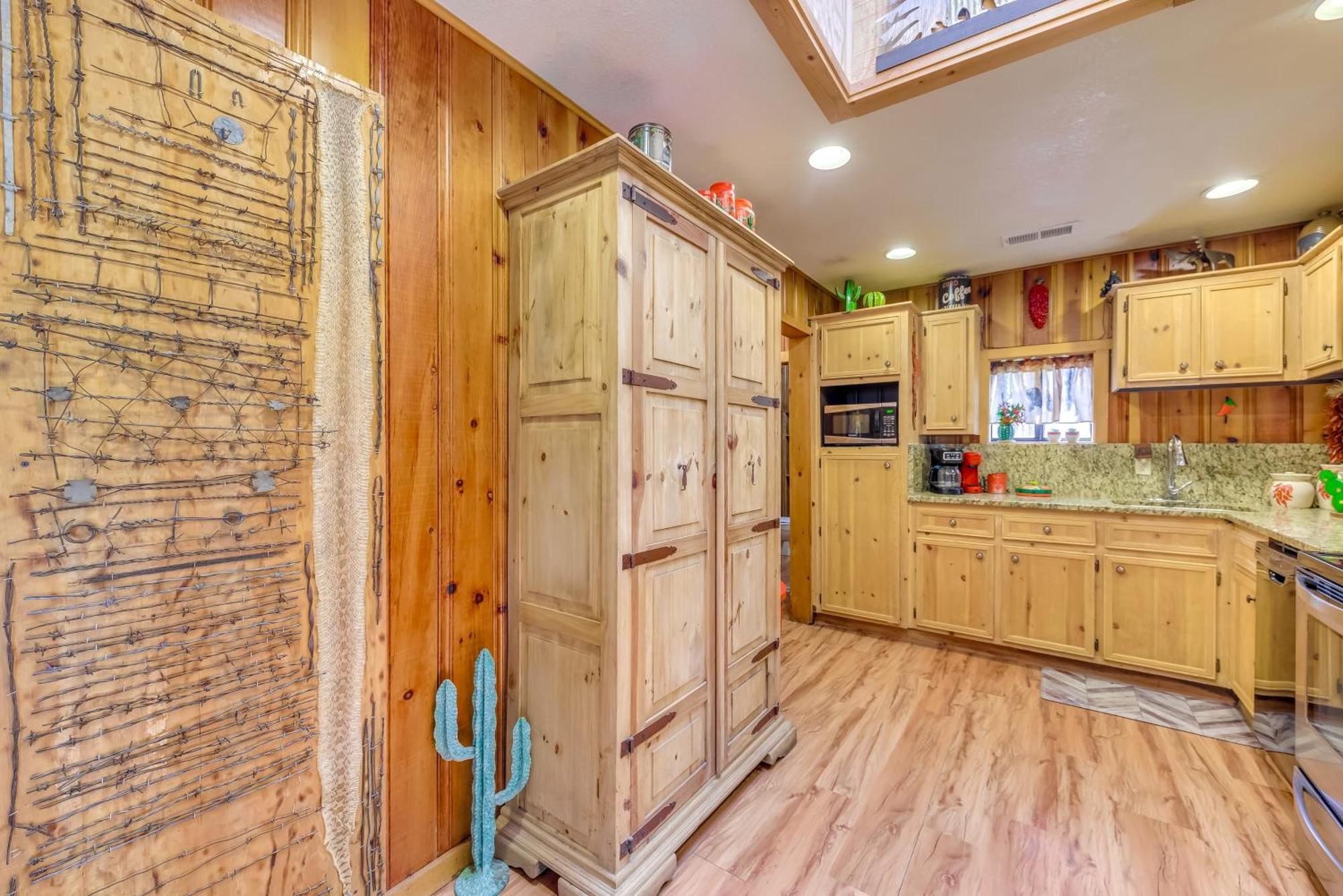 Unique Bear Country Cabin In Ruidoso With Hot Tub! エクステリア 写真