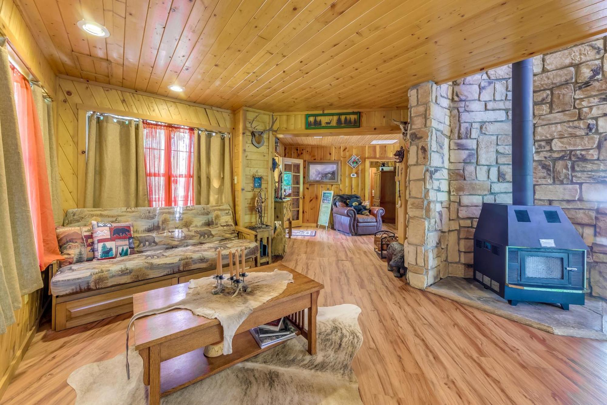Unique Bear Country Cabin In Ruidoso With Hot Tub! エクステリア 写真