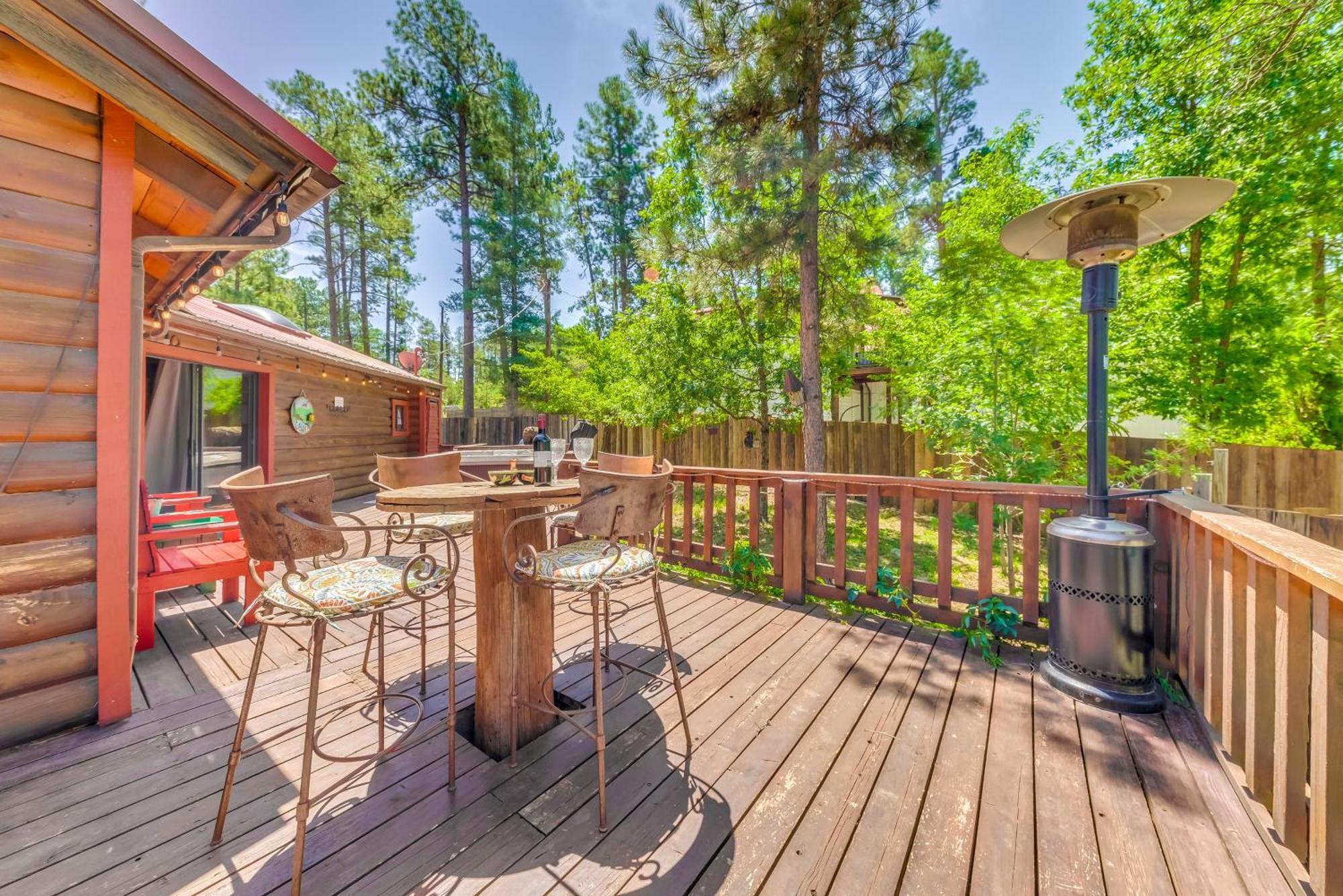 Unique Bear Country Cabin In Ruidoso With Hot Tub! エクステリア 写真