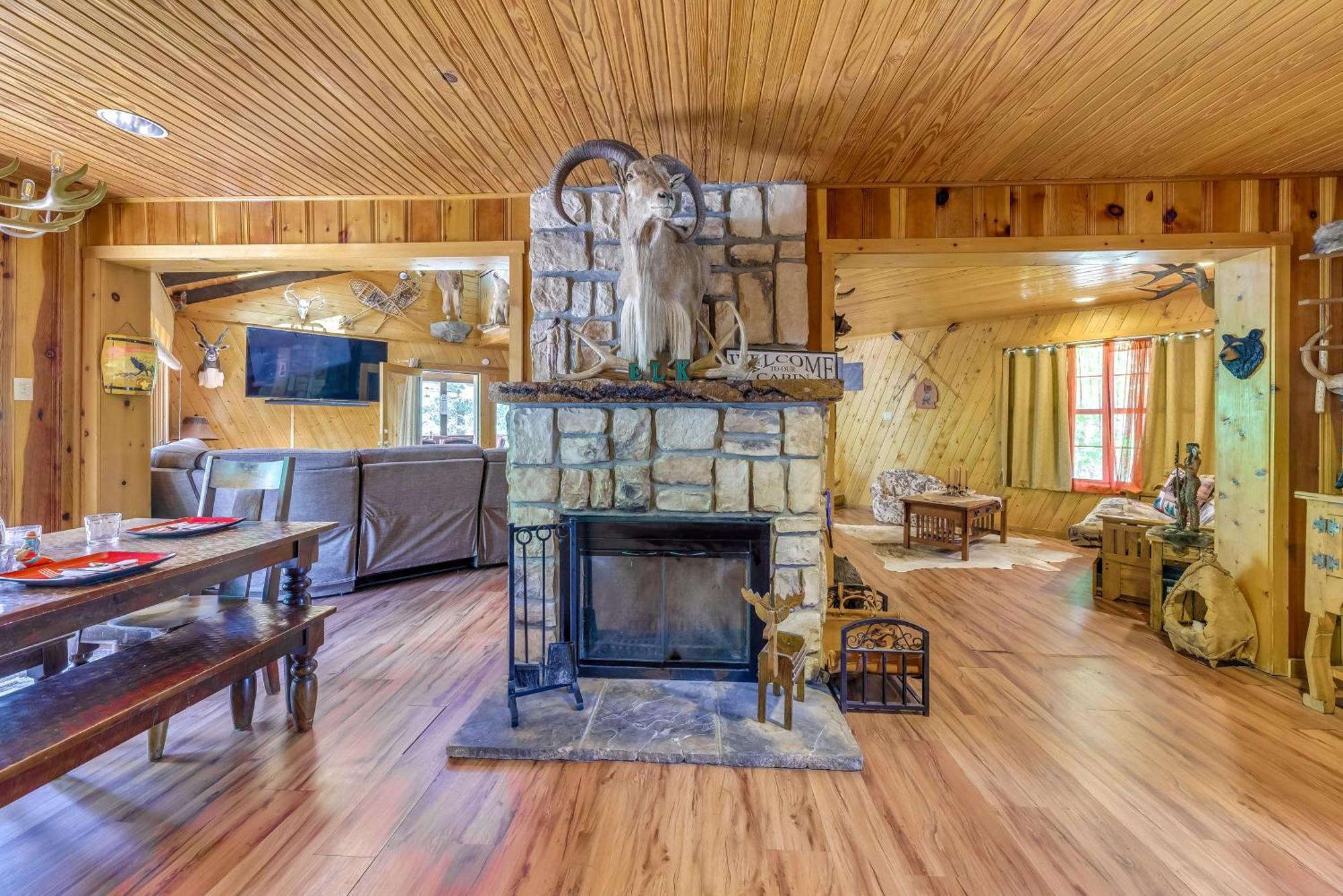 Unique Bear Country Cabin In Ruidoso With Hot Tub! エクステリア 写真